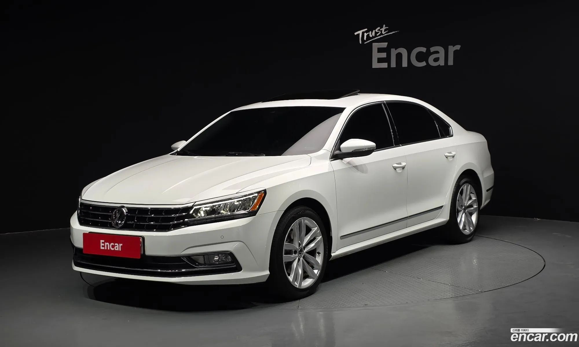 Volkswagen Passat 2018 — 19