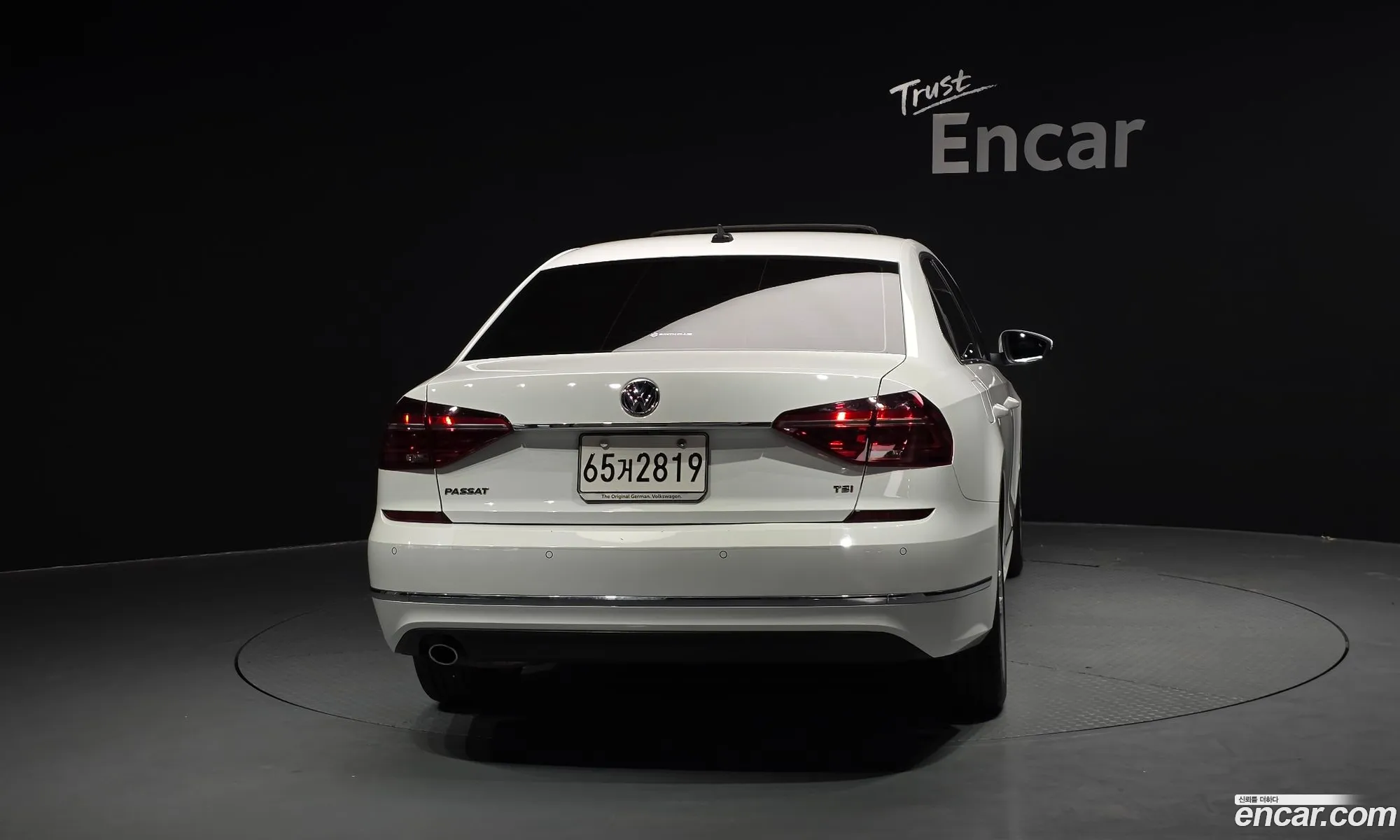Volkswagen Passat 2018 — 17