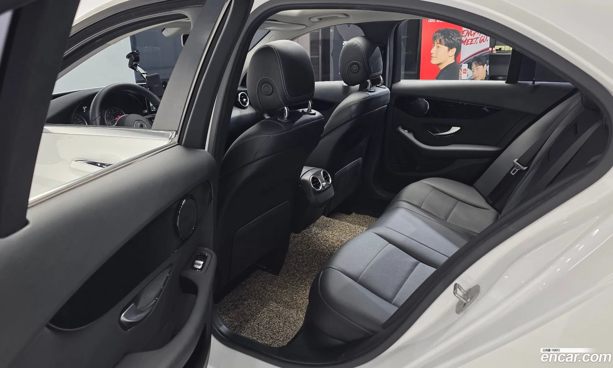 Mercedes-Benz C-Class W205 2020 — 23