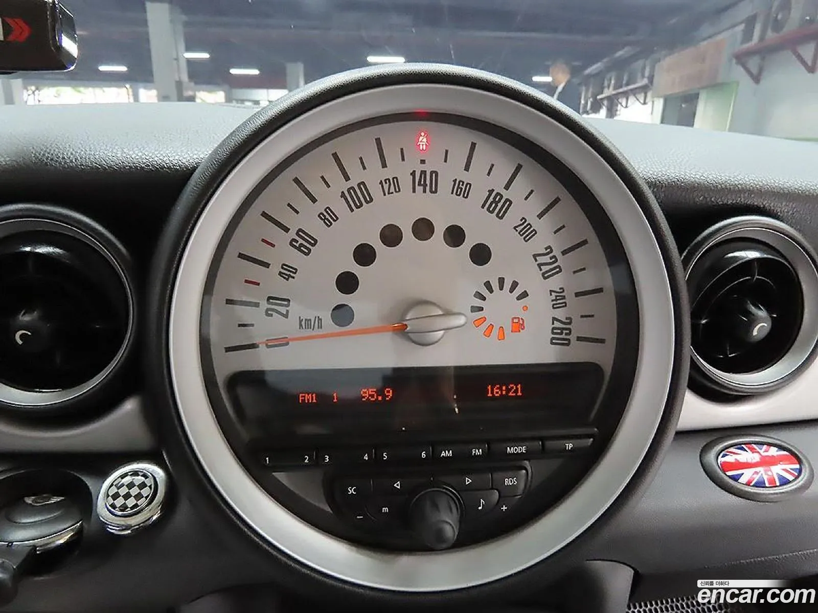Mini Cooper 2010 — 19