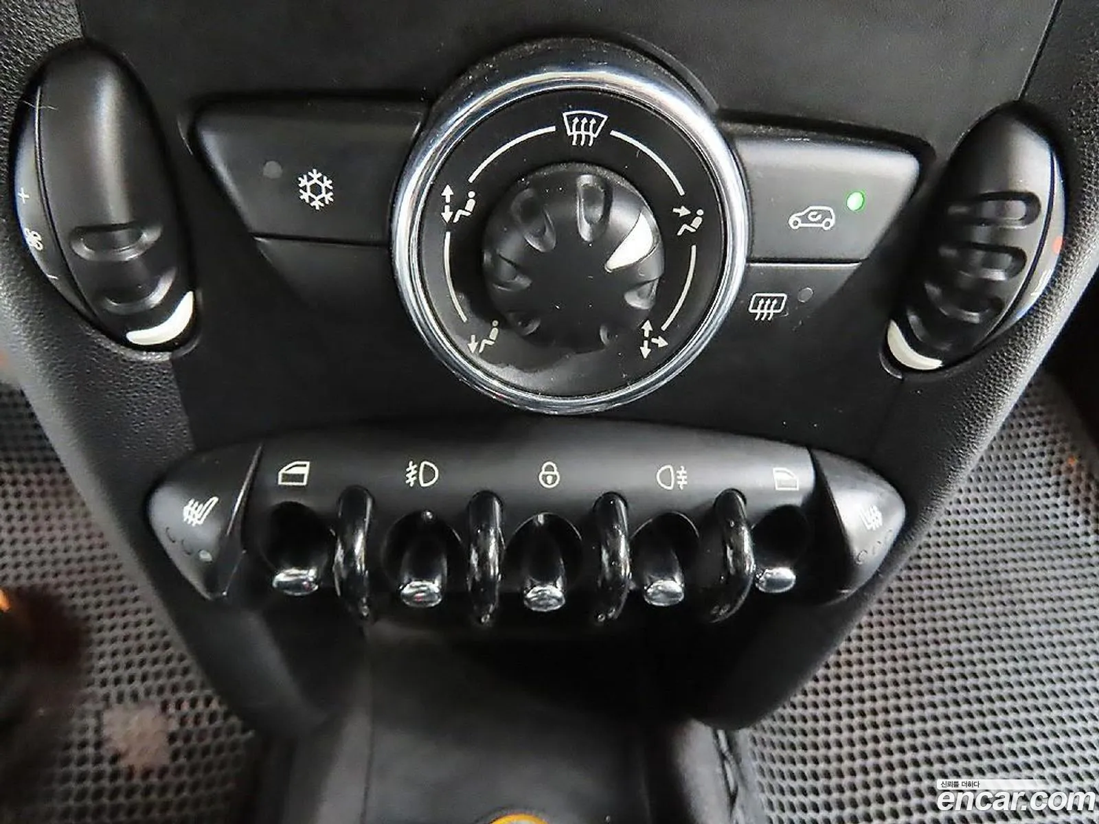 Mini Cooper 2010 — 18