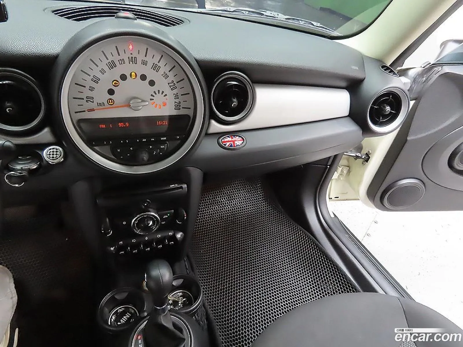 Mini Cooper 2010 — 11