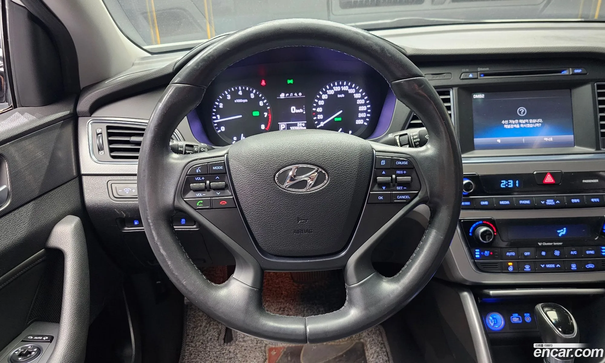 Hyundai LF Sonata 2014 — 24
