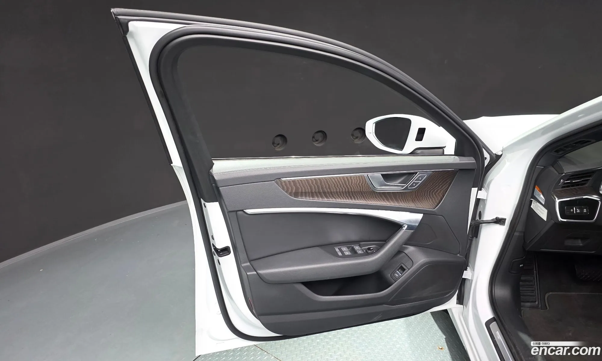 Audi A6 2021 WAUZZZF21NN004124 — 24