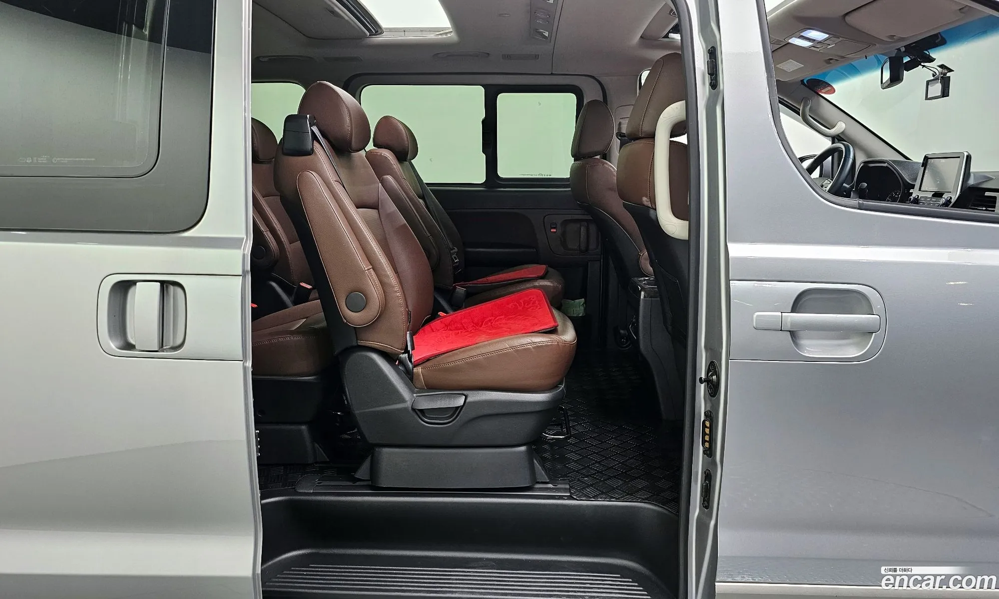 Hyundai Grand Starex 2018 — 19