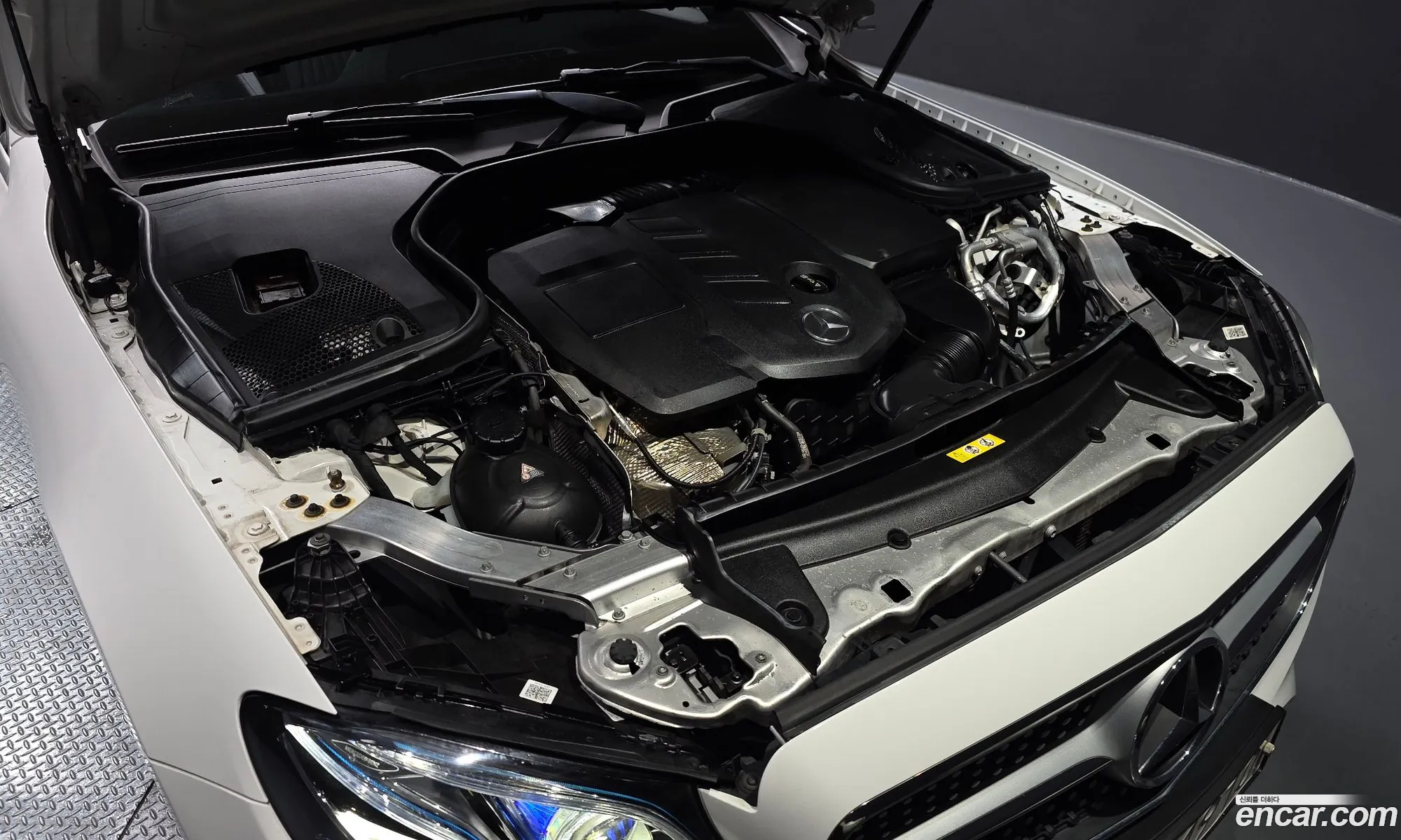 Mercedes-Benz E-Class W213 2018 — 28