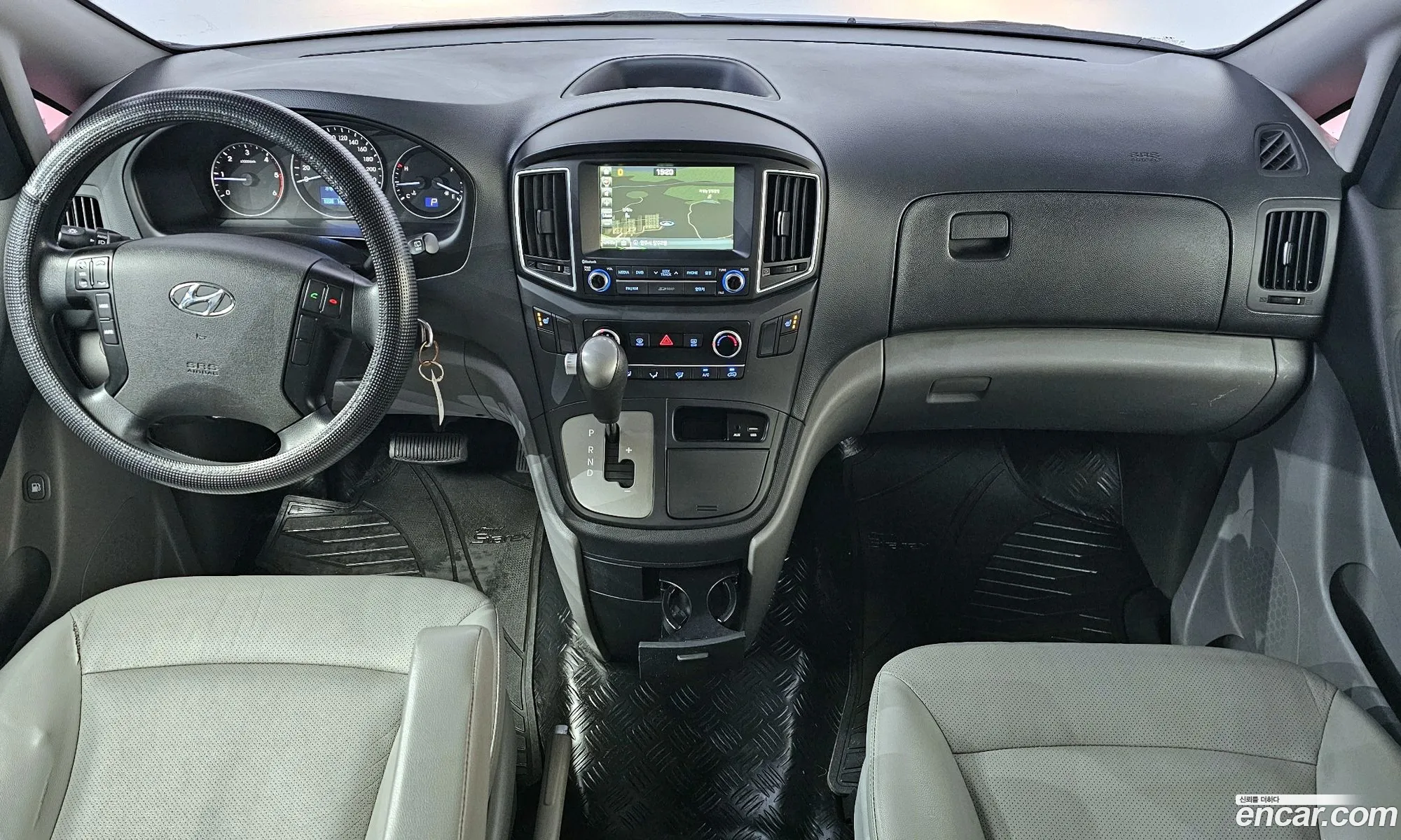 Hyundai Grand Starex 2017 — 2