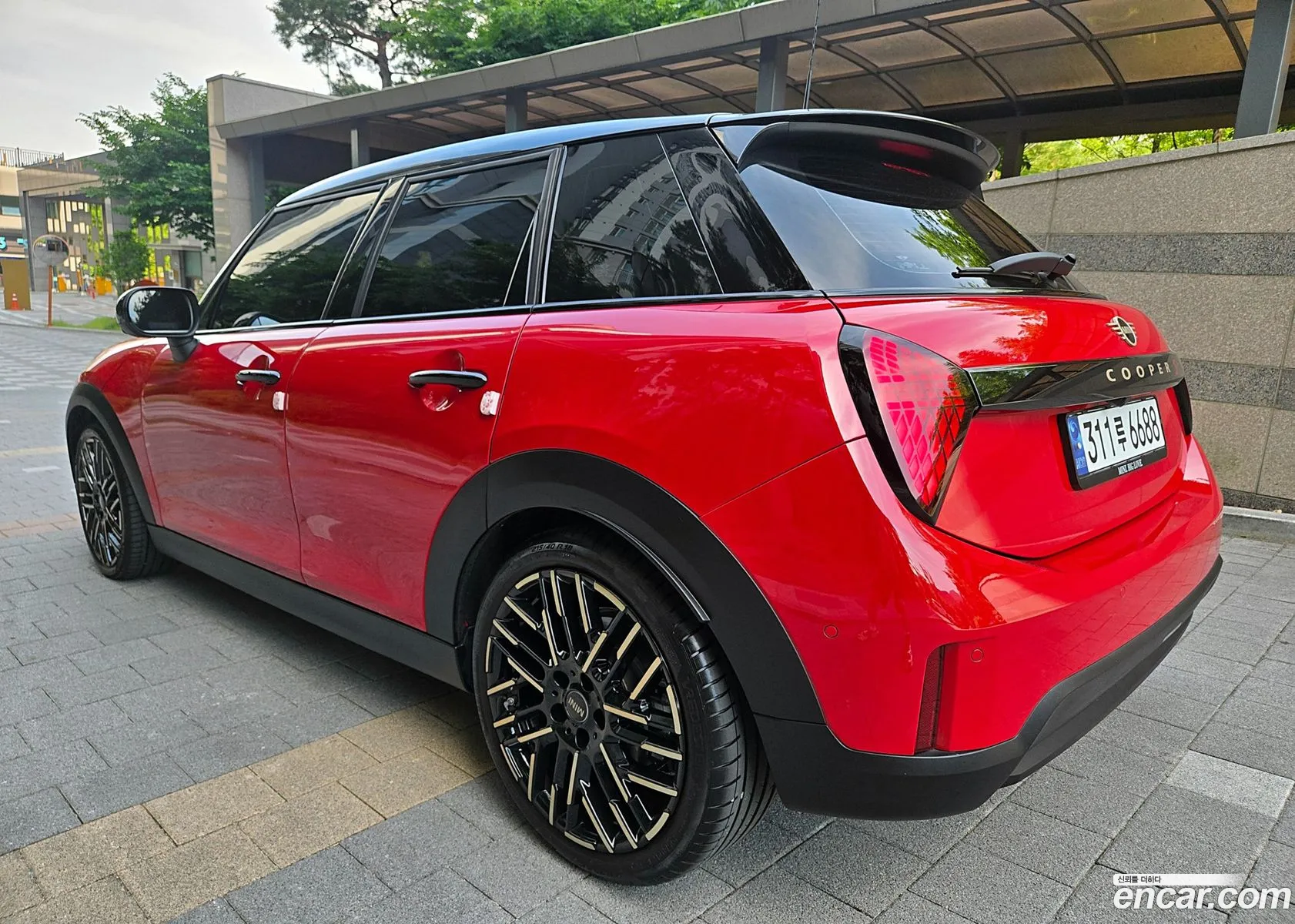 Mini Cooper S 2024 — 16