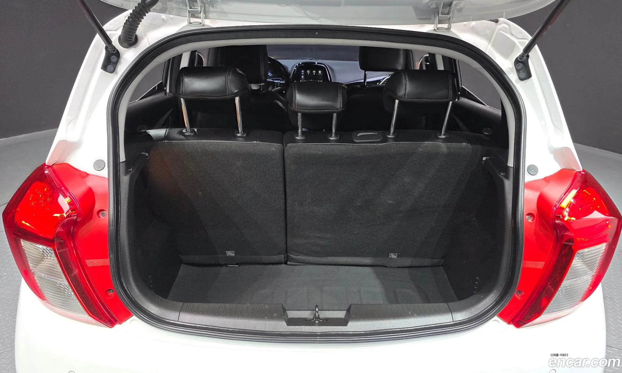 Chevrolet (GM Daewoo) Spark 2019 KLYDC487DKC776913 — 30
