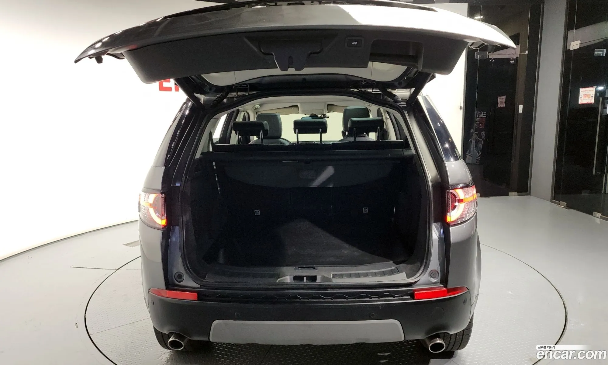 Land Rover Discovery Sport 2019 — 10