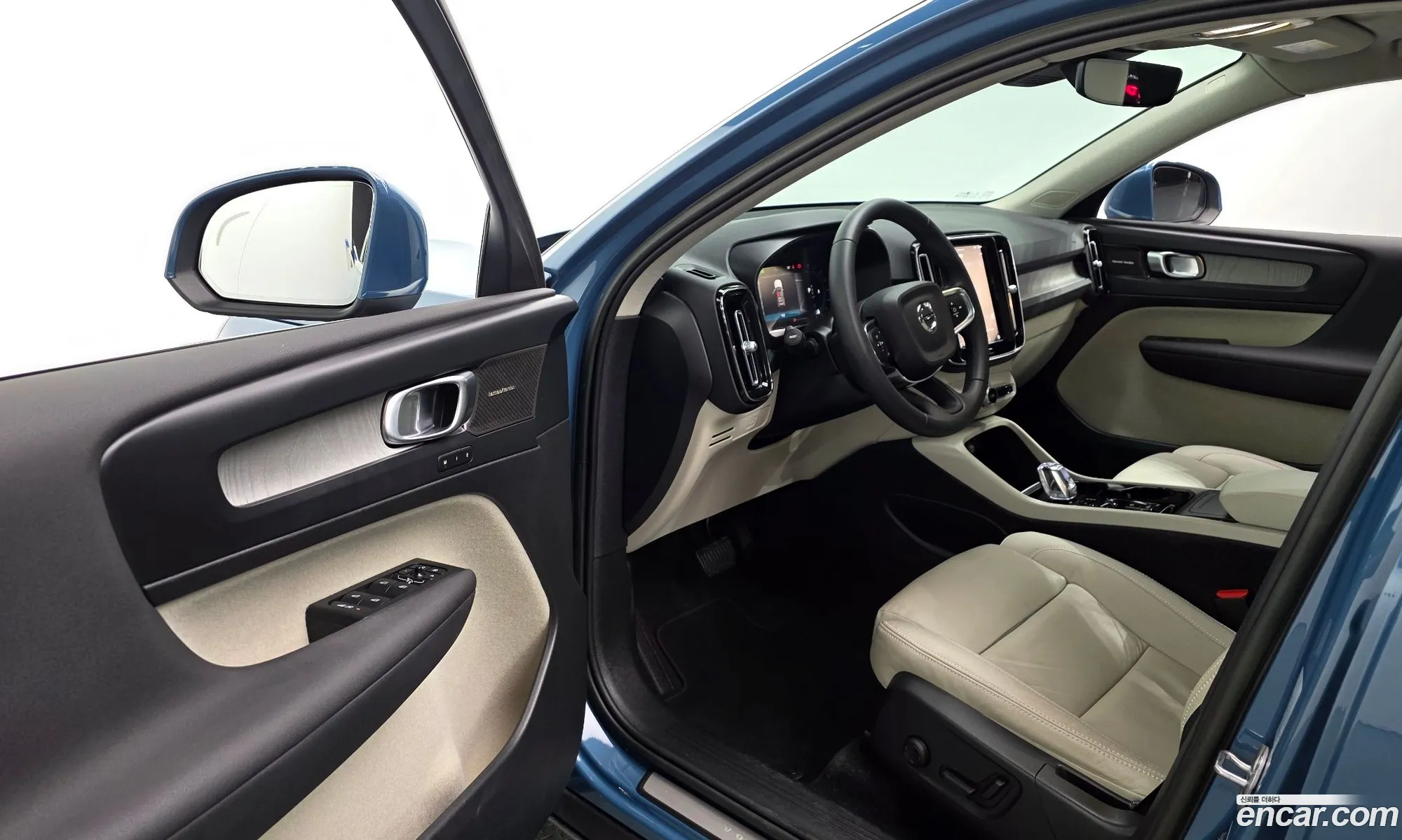 Volvo XC40 2022 — 32