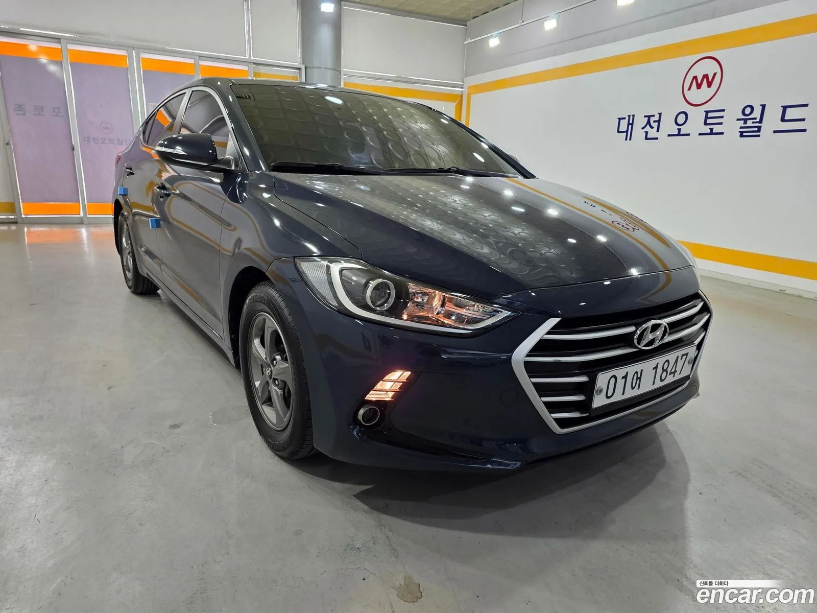 Hyundai Elantra AD 2016 — 13