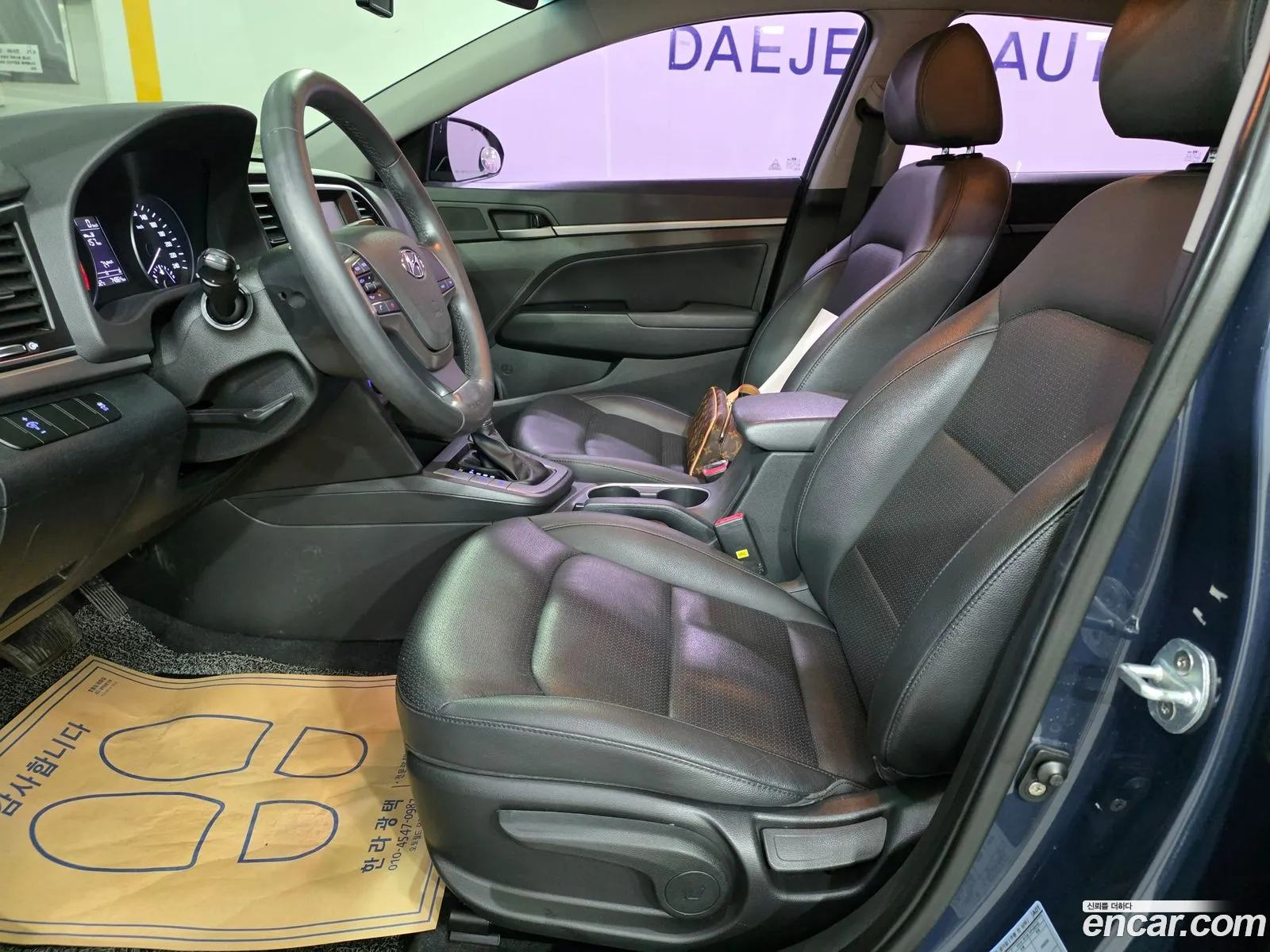 Hyundai Elantra AD 2016 — 19