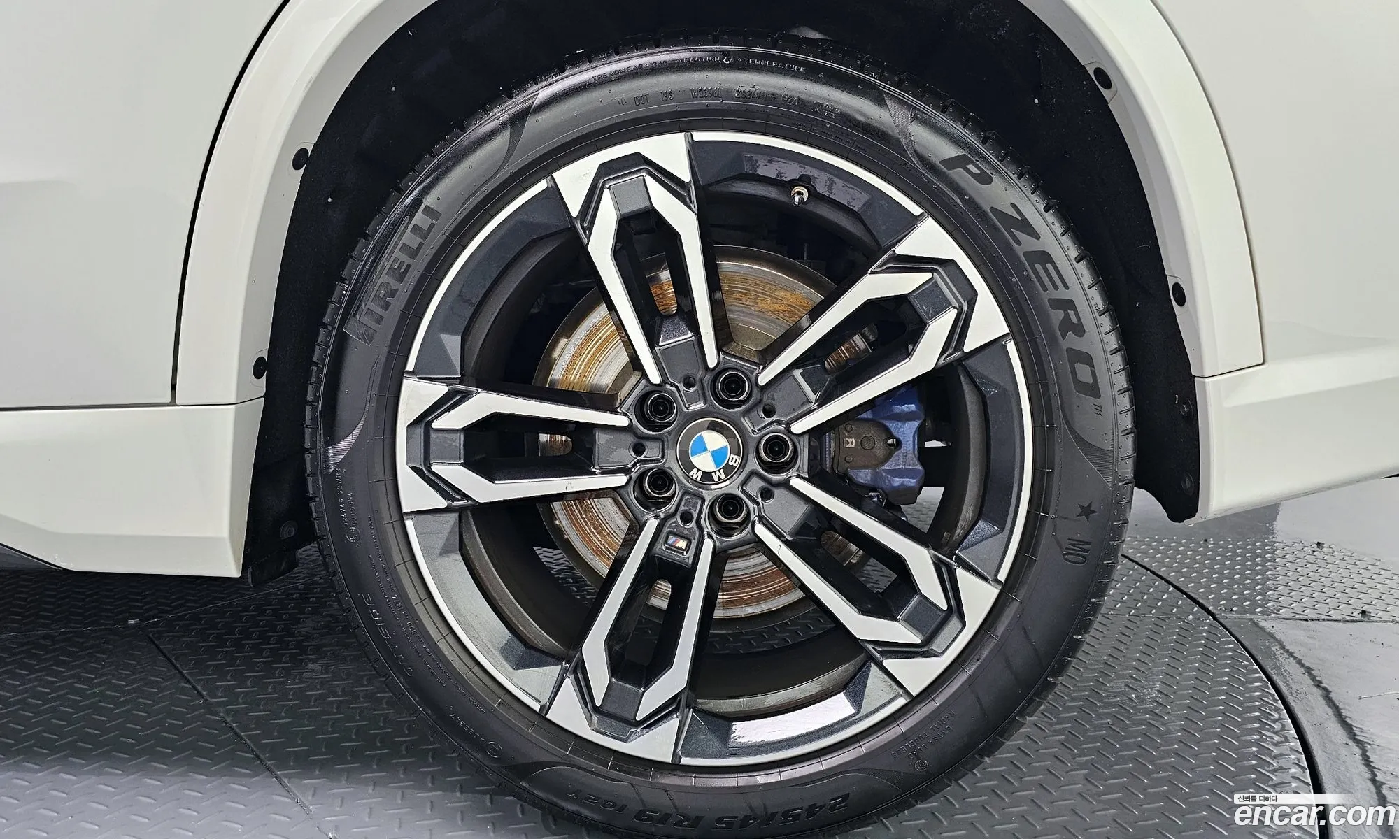 BMW X1 2025 WBA11EF06S5068666 — 30