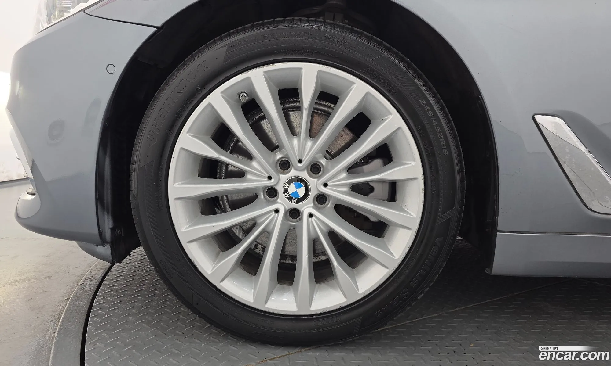 BMW 5 Series 2019 WBAJF5104KWW05828 — 30