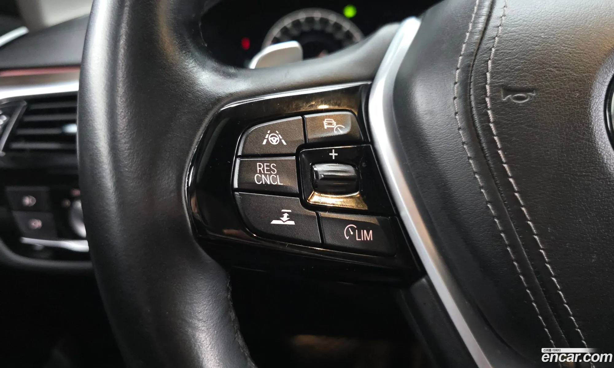 BMW 5 Series 2019 WBAJF5104KWW05828 — 7