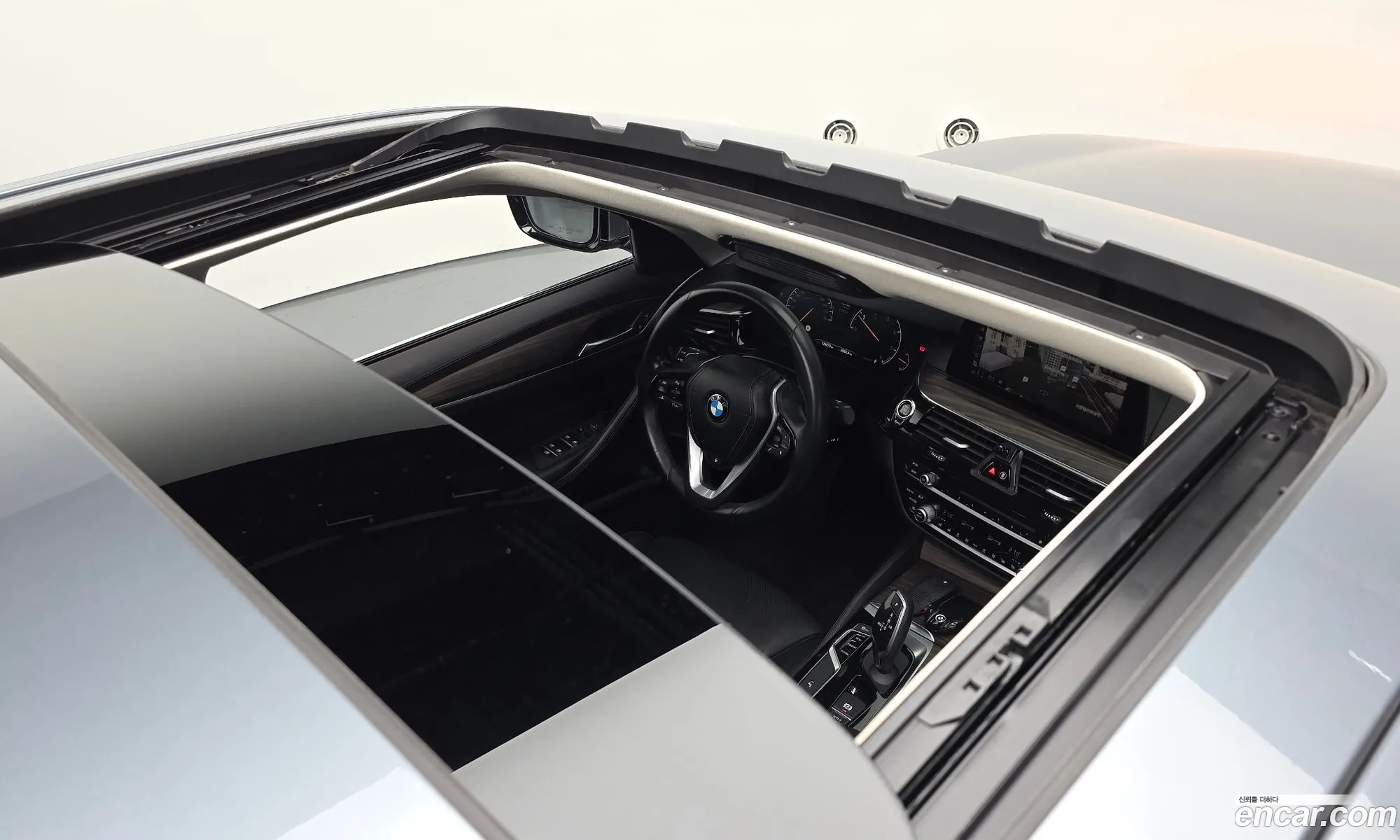 BMW 5 Series 2019 WBAJF5104KWW05828 — 26