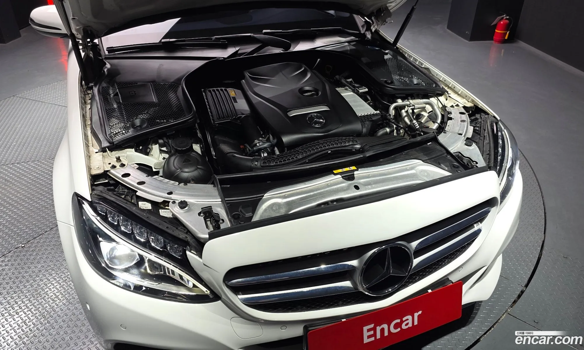 Mercedes-Benz C-Class W205 2016 WDDWF4CB5GF396744 — 16