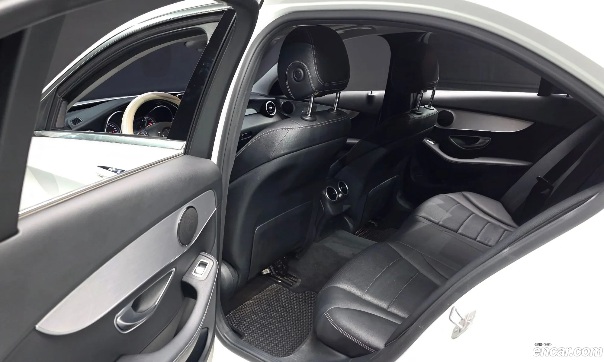 Mercedes-Benz C-Class W205 2016 WDDWF4CB5GF396744 — 13