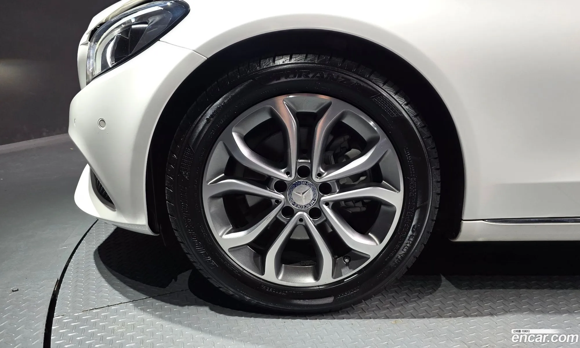 Mercedes-Benz C-Class W205 2016 WDDWF4CB5GF396744 — 10