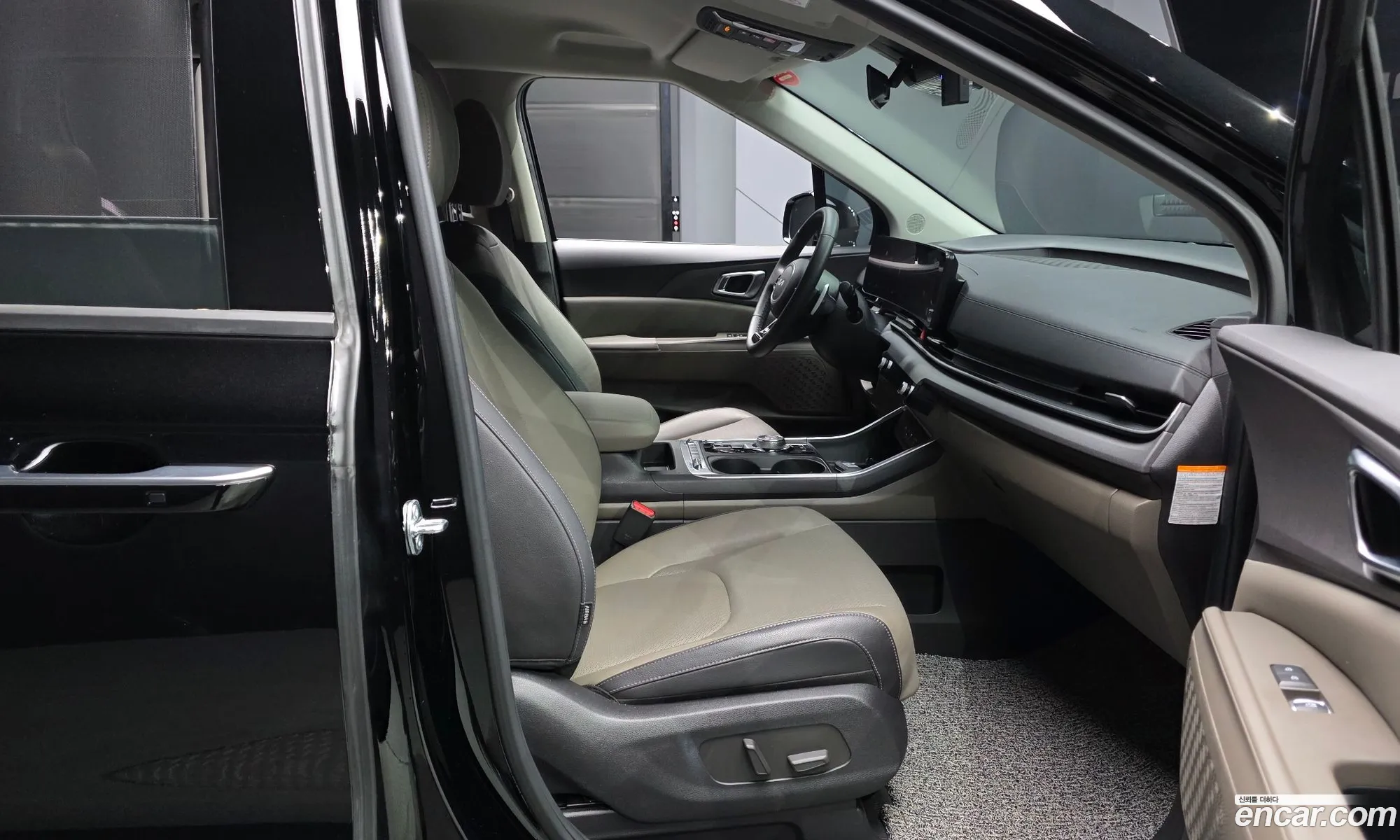 Kia Carnival 2024 KNANC81ABSS022032 — 11
