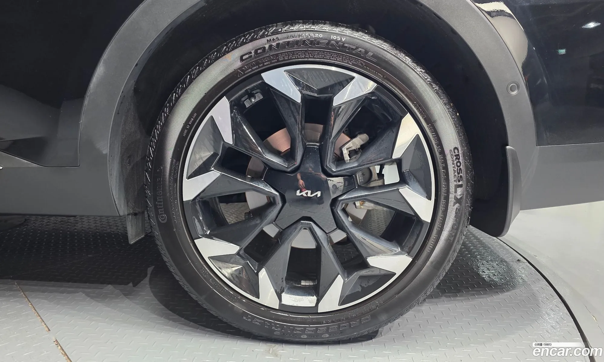Kia Sorento 2025 KNARM81FHTA382583 — 25