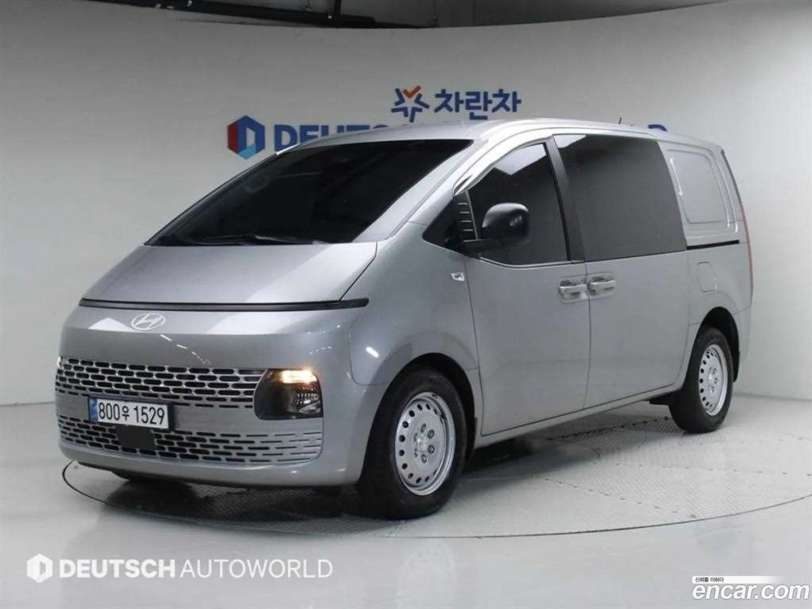 Hyundai Staria 2025 — 2