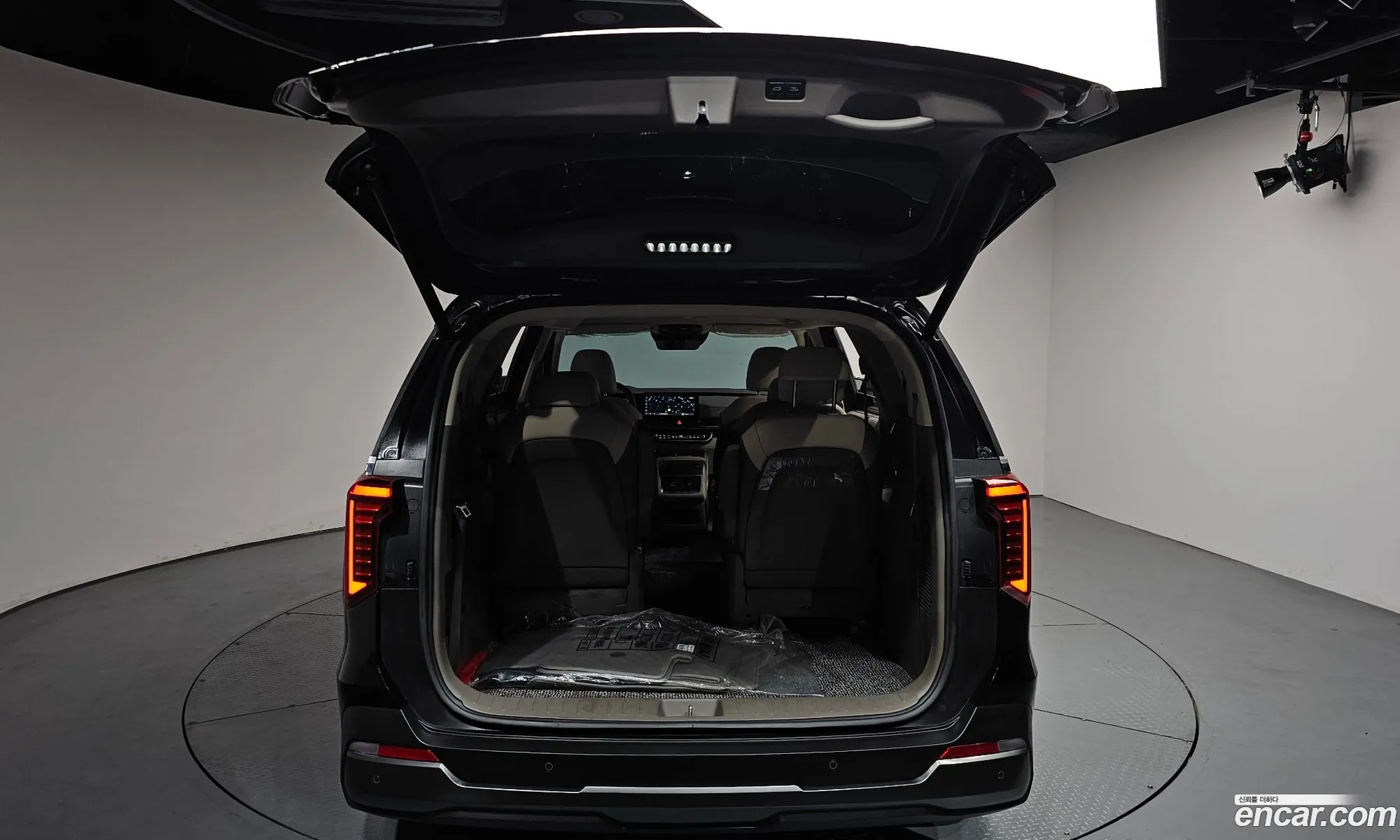Kia Carnival 2024 — 25