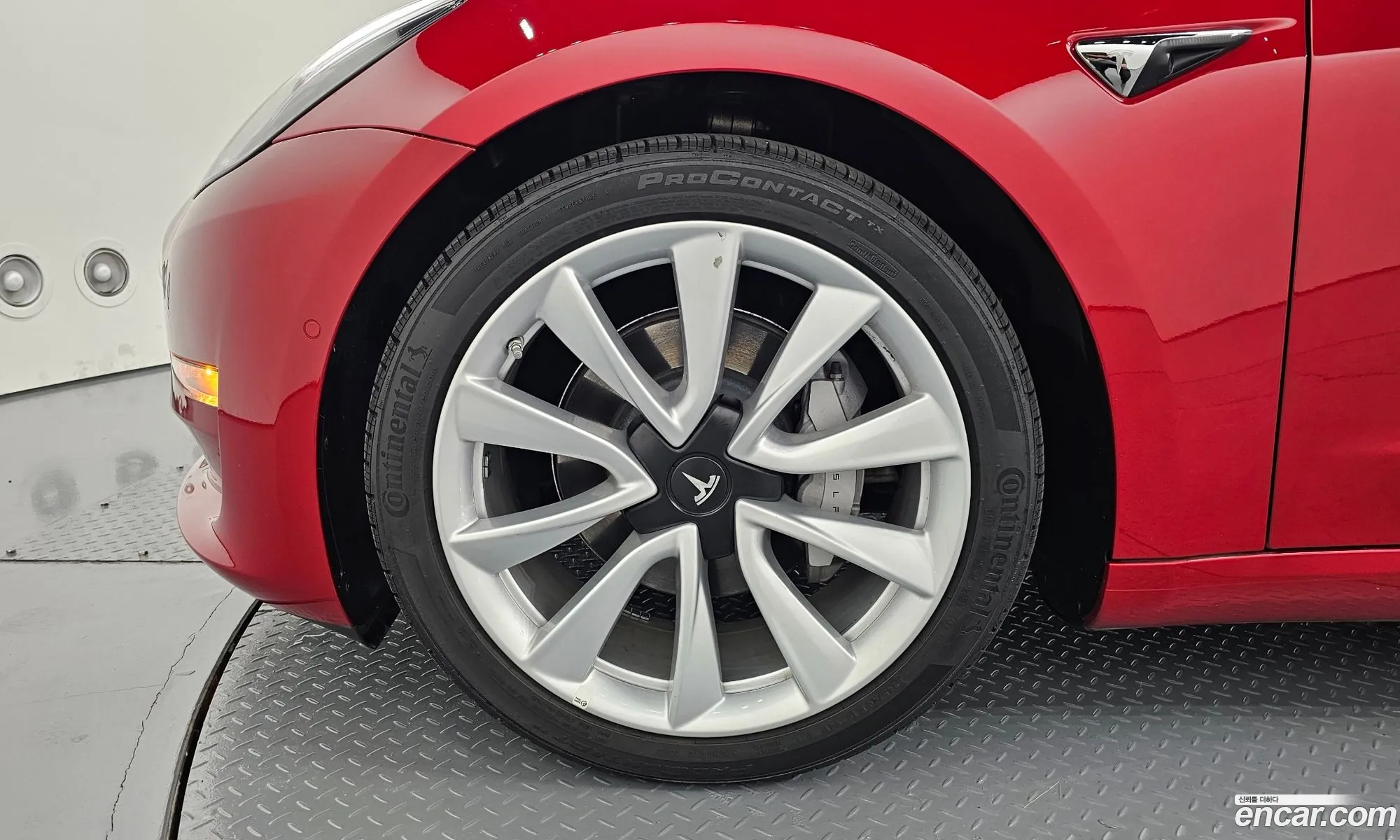 Tesla Model 3 2020 — 12