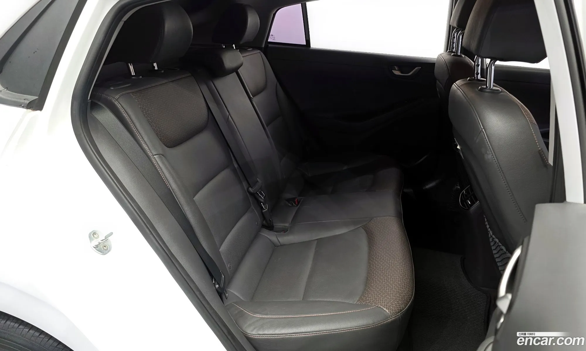 Hyundai Ioniq Electric 2018 — 4