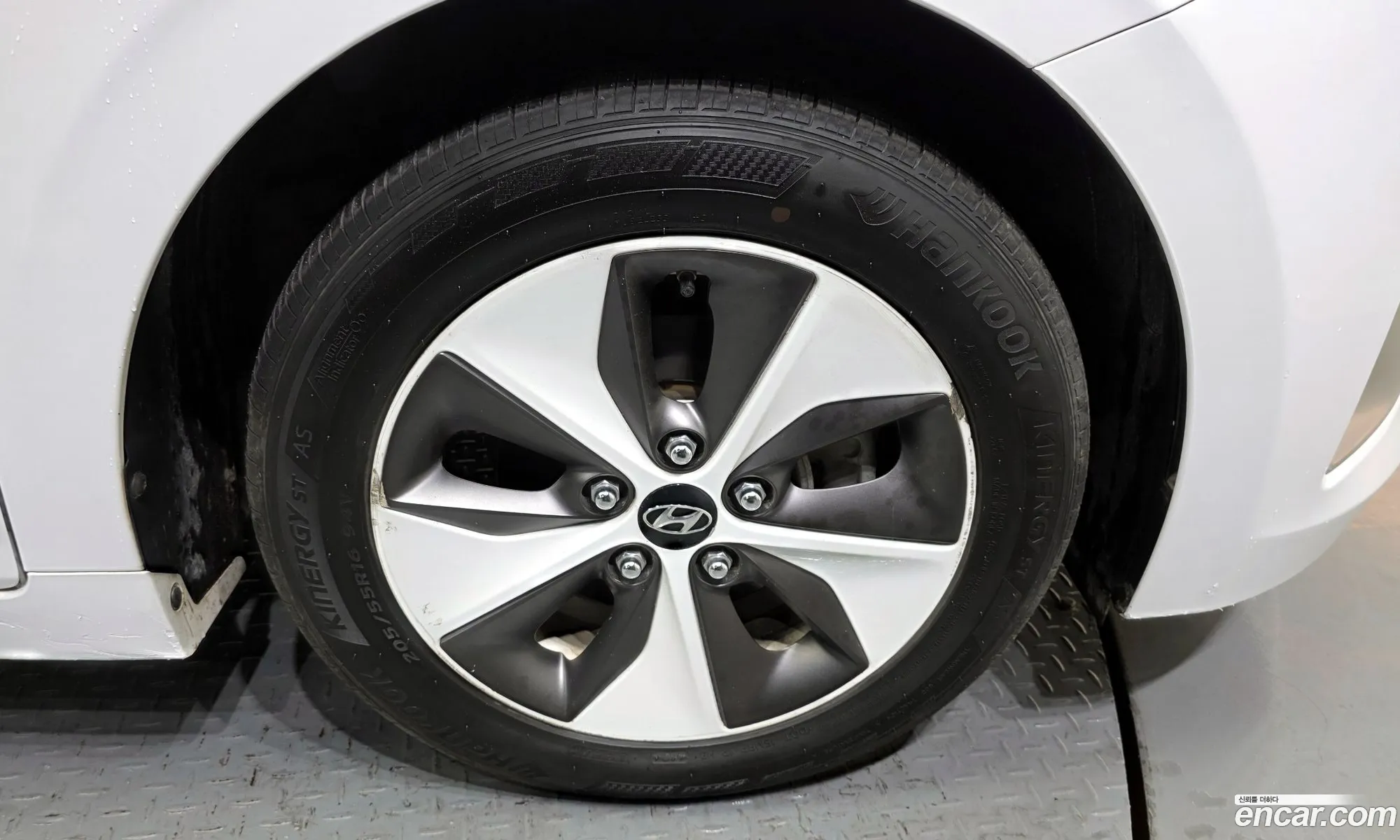 Hyundai Ioniq Electric 2018 — 13
