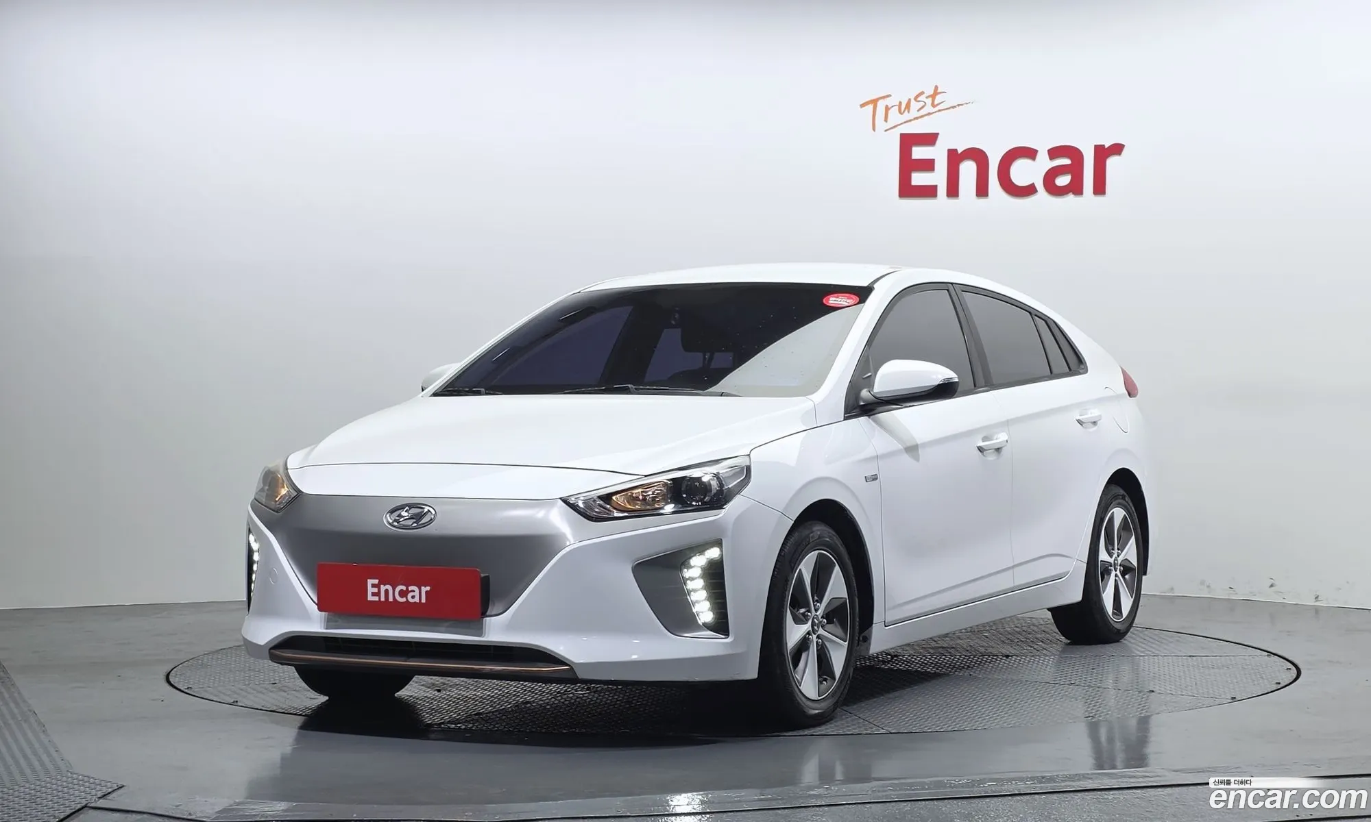 Hyundai Ioniq Electric 2018 — 27