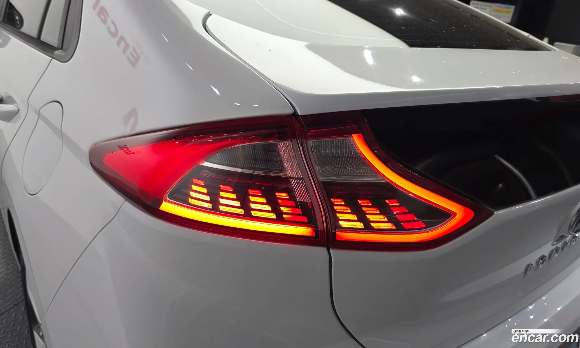Hyundai Ioniq Electric 2018 — 28