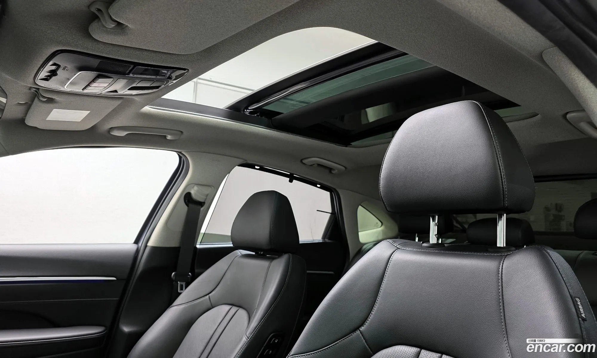 Hyundai Sonata the Edge Hybrid 2024 — 3