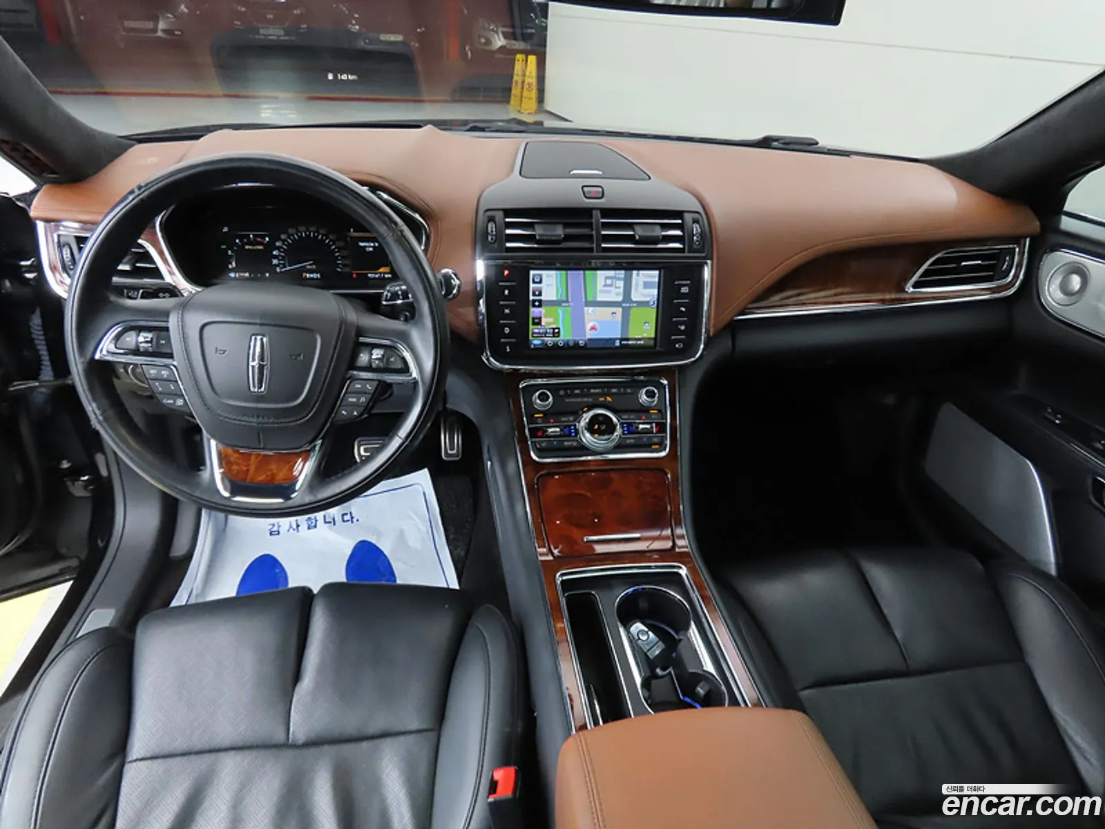 Lincoln Continental 10th Gen 2017 — 7