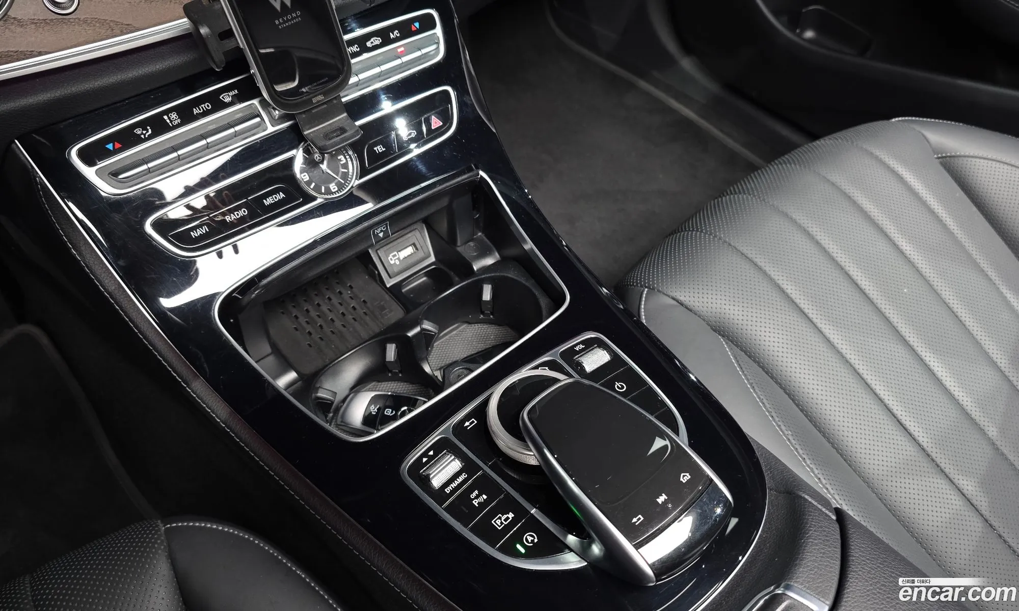 Mercedes-Benz E-Class W213 2019 WDDZF4KB1KA604638 — 28