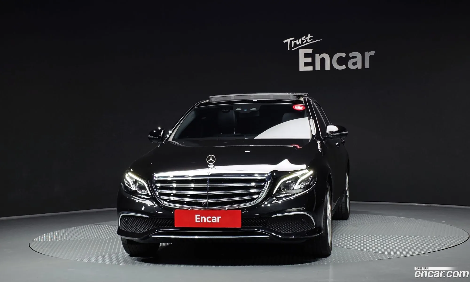 Mercedes-Benz E-Class W213 2019 WDDZF4KB1KA604638 — 4