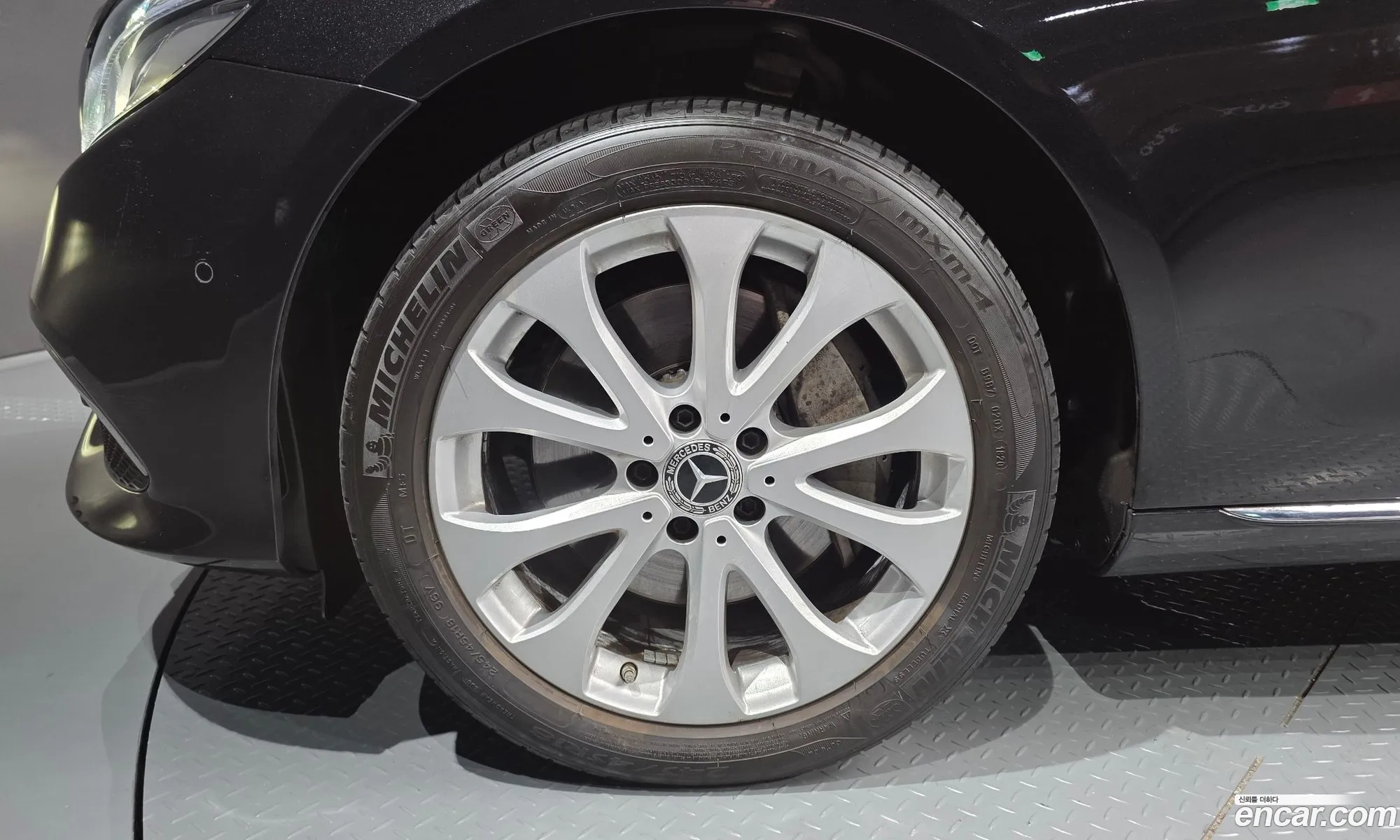 Mercedes-Benz E-Class W213 2019 WDDZF4KB1KA604638 — 2