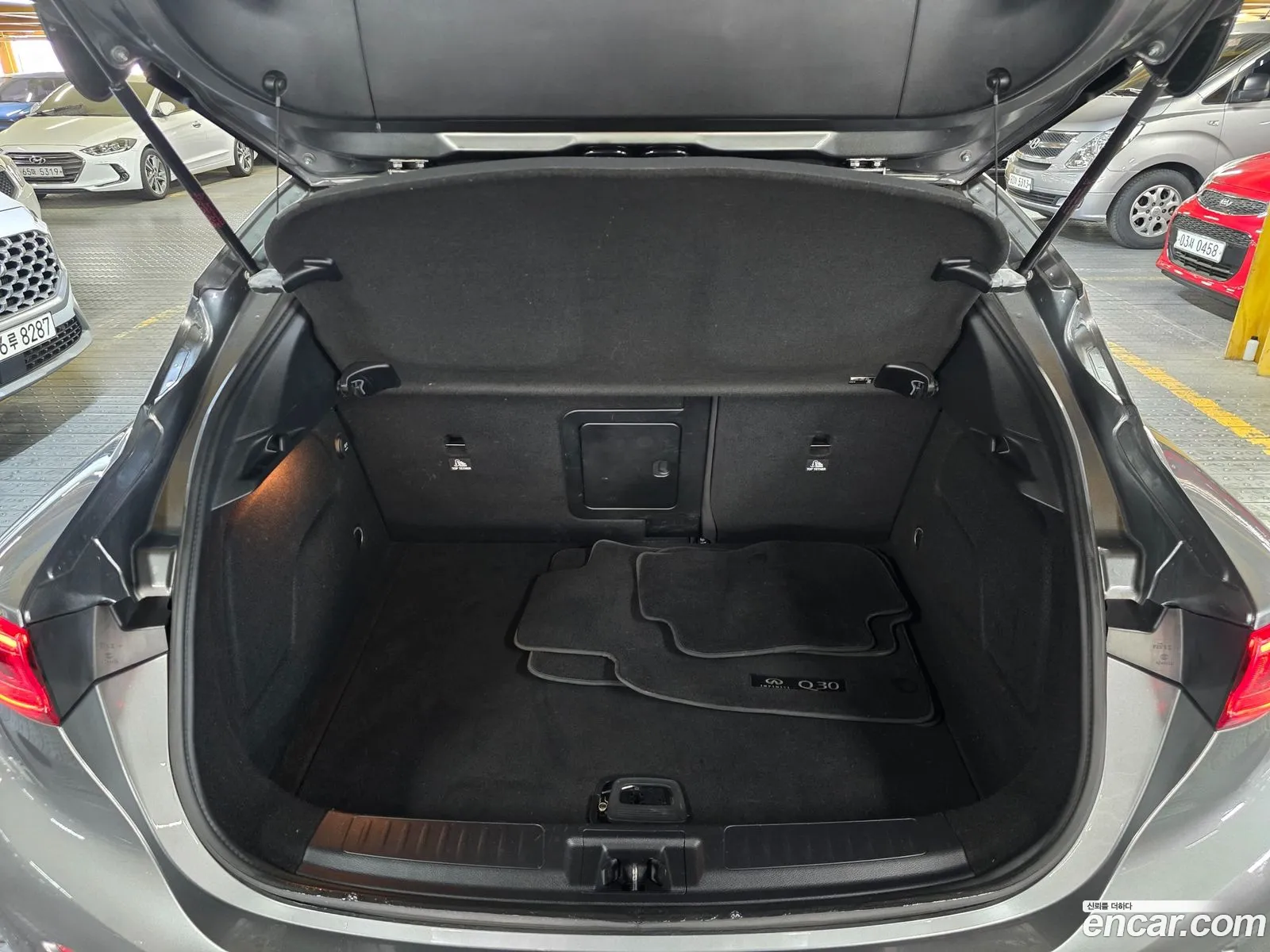 Infiniti Q30 2017 — 17
