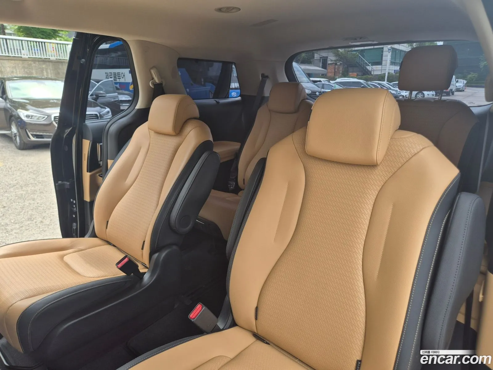 Kia Carnival 2023 — 18