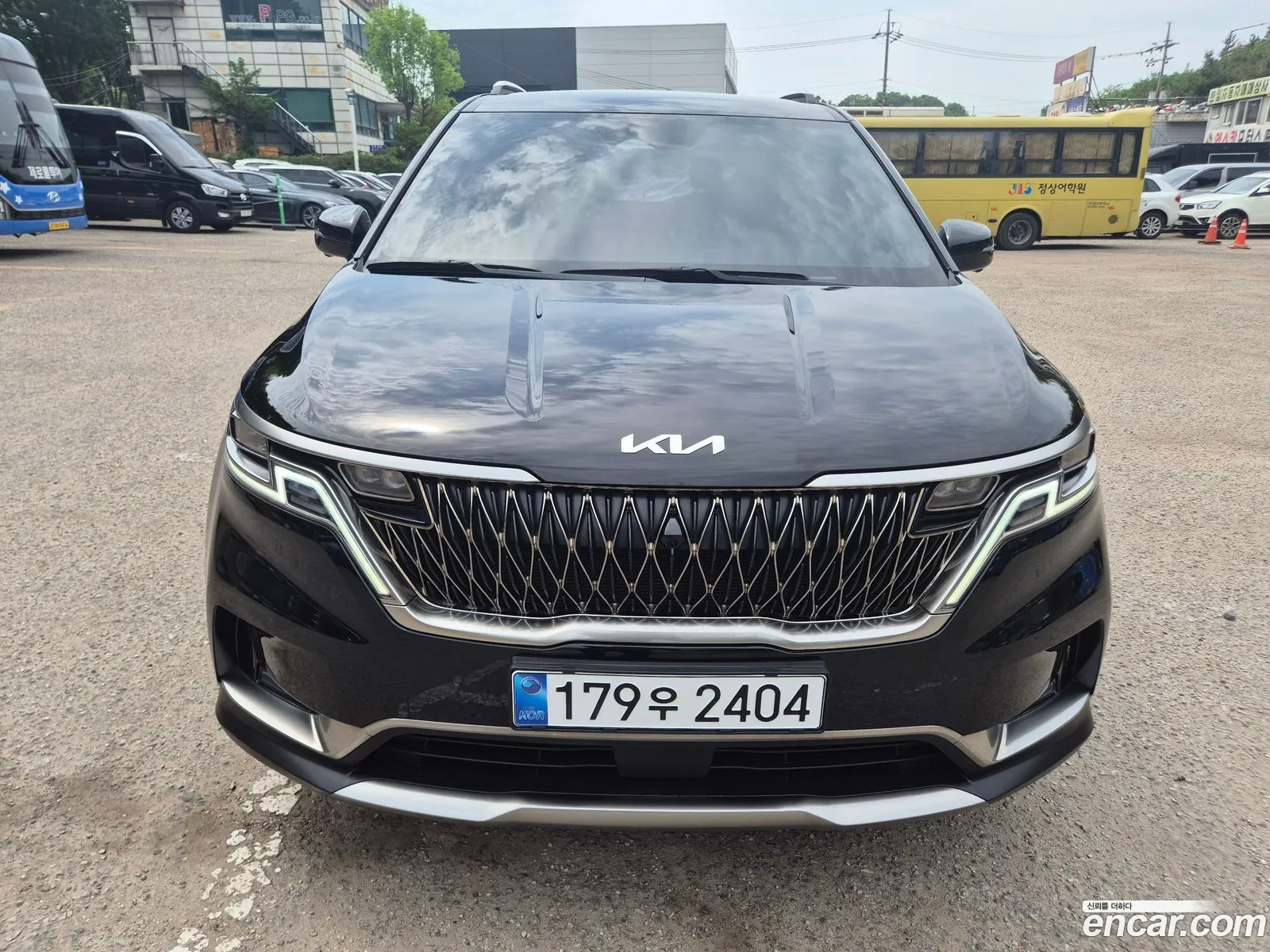 Kia Carnival 2023 — 17