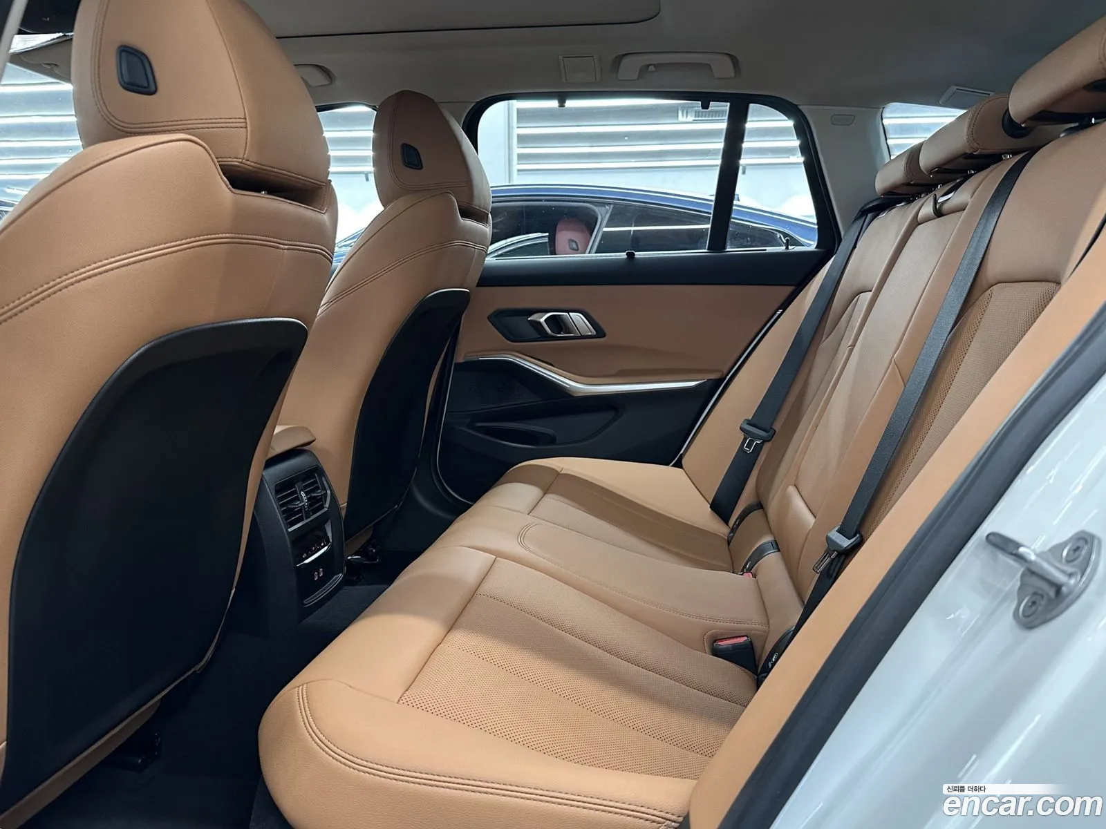 BMW 3 Series 2025 — 3