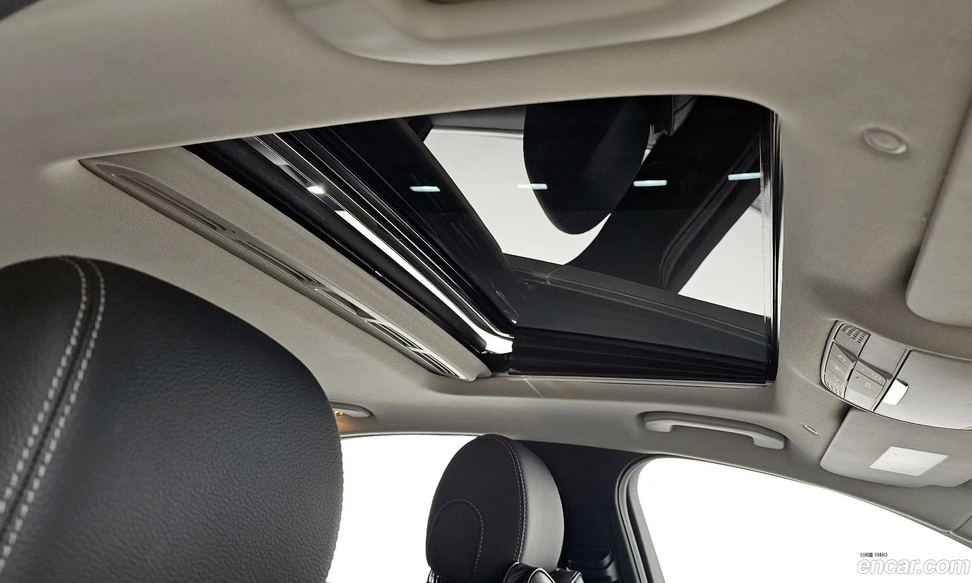 Mercedes-Benz C-Class W205 2019 — 19