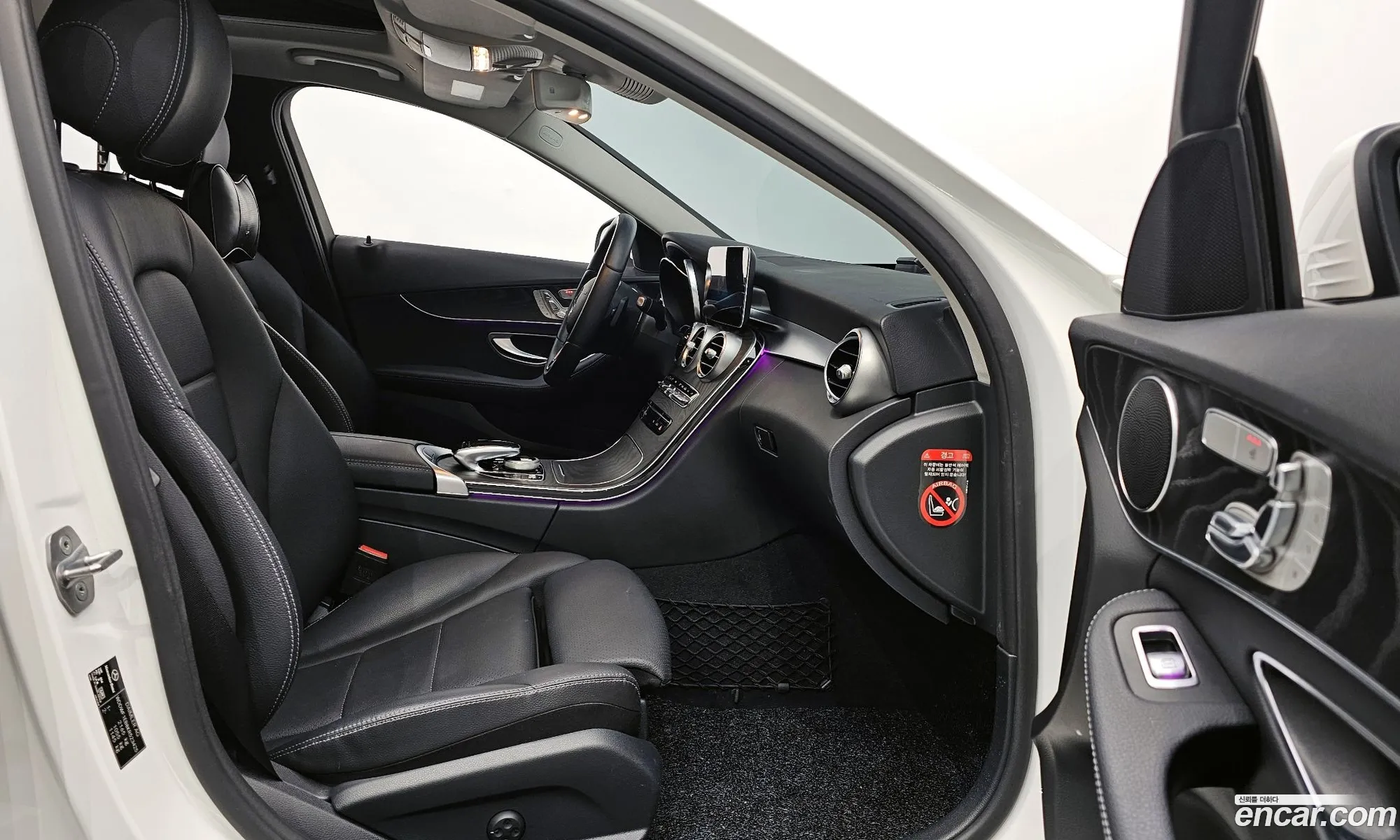 Mercedes-Benz C-Class W205 2019 — 18
