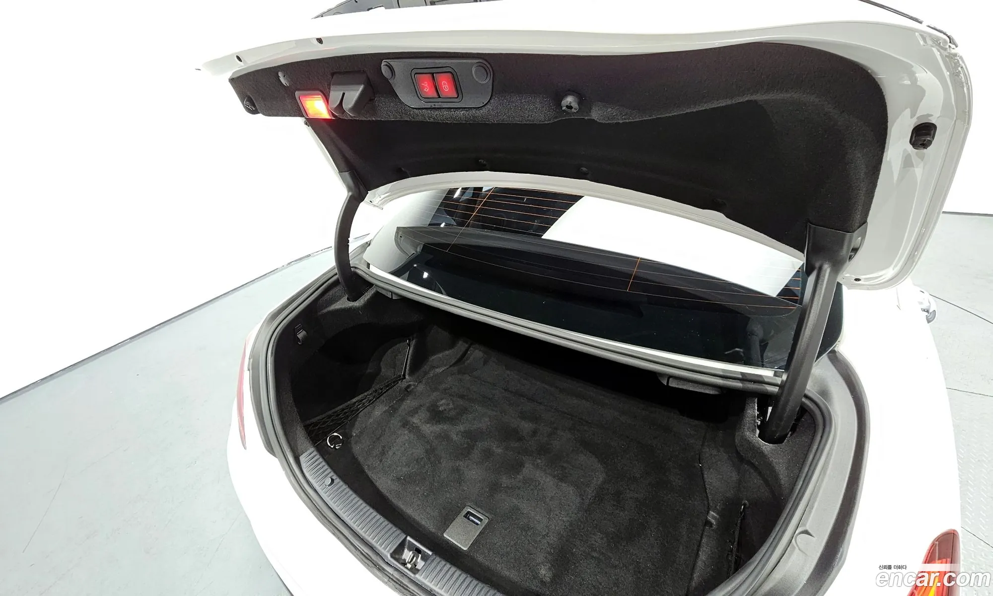 Mercedes-Benz C-Class W205 2019 — 2