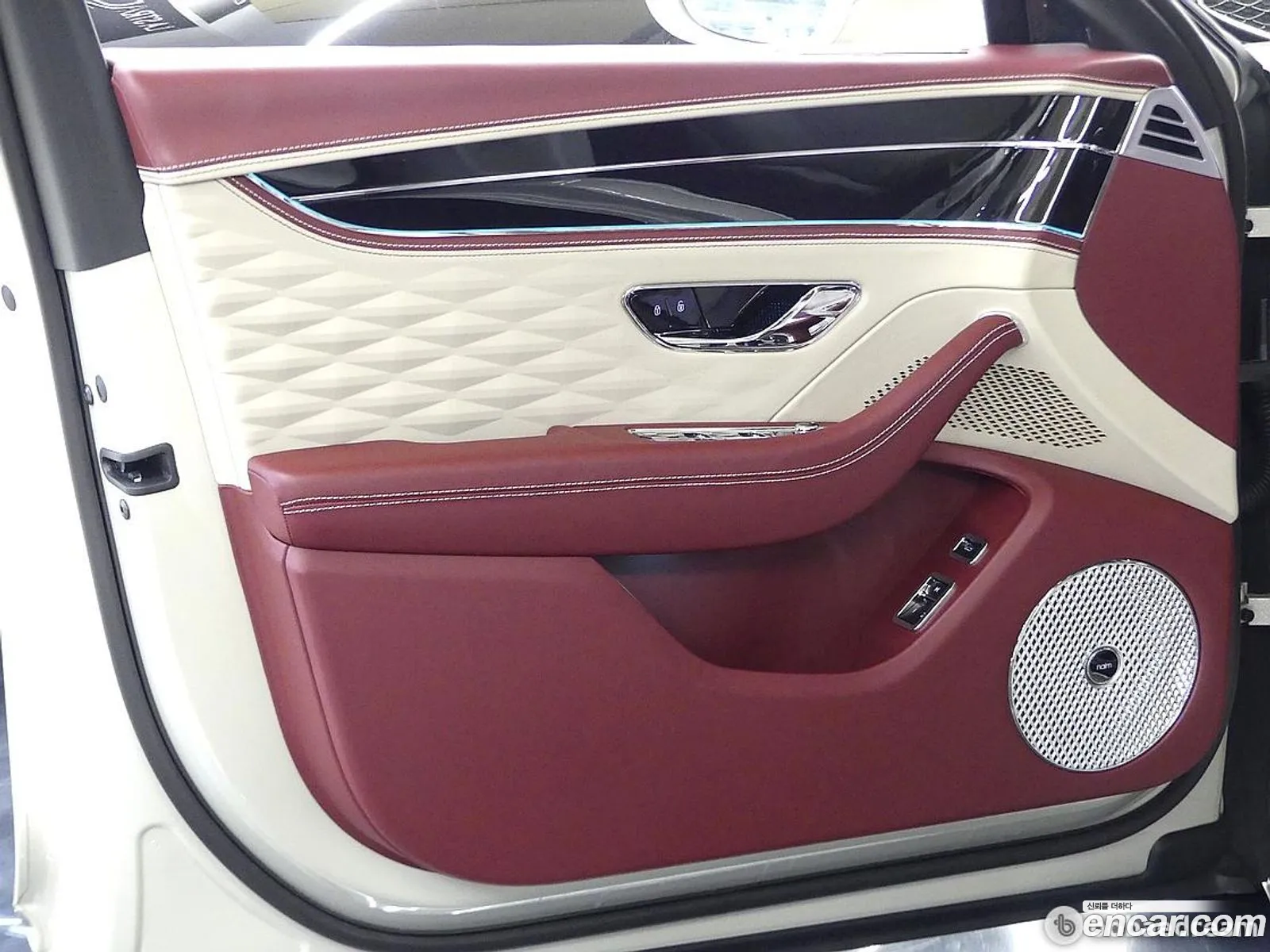 Bentley Flying Spur 2023 — 9