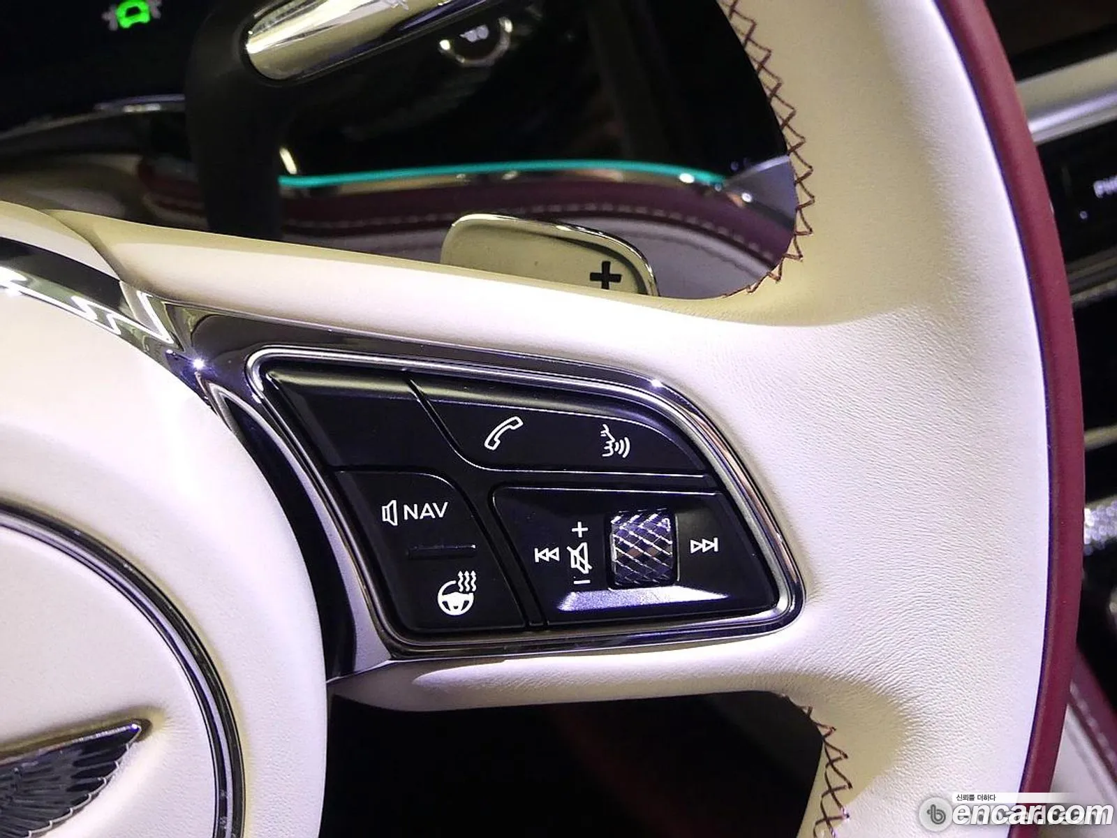 Bentley Flying Spur 2023 — 13
