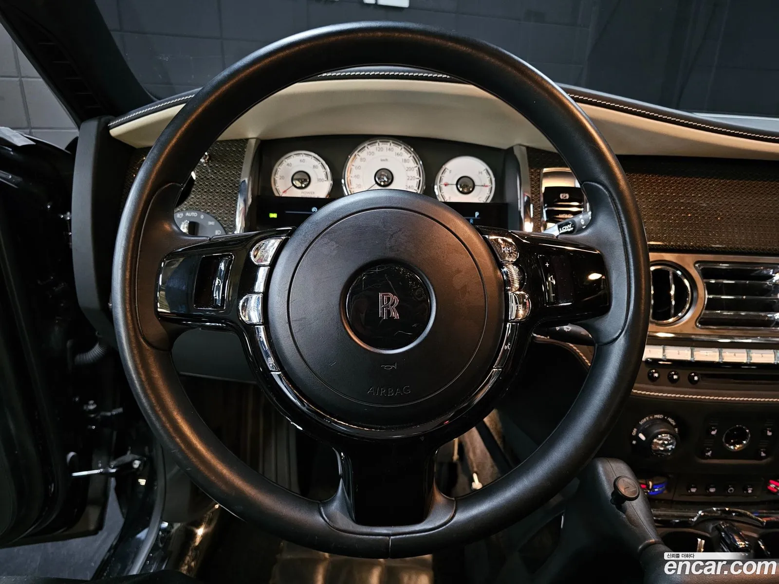 Rolls-Royce Ghost 2017 — 14