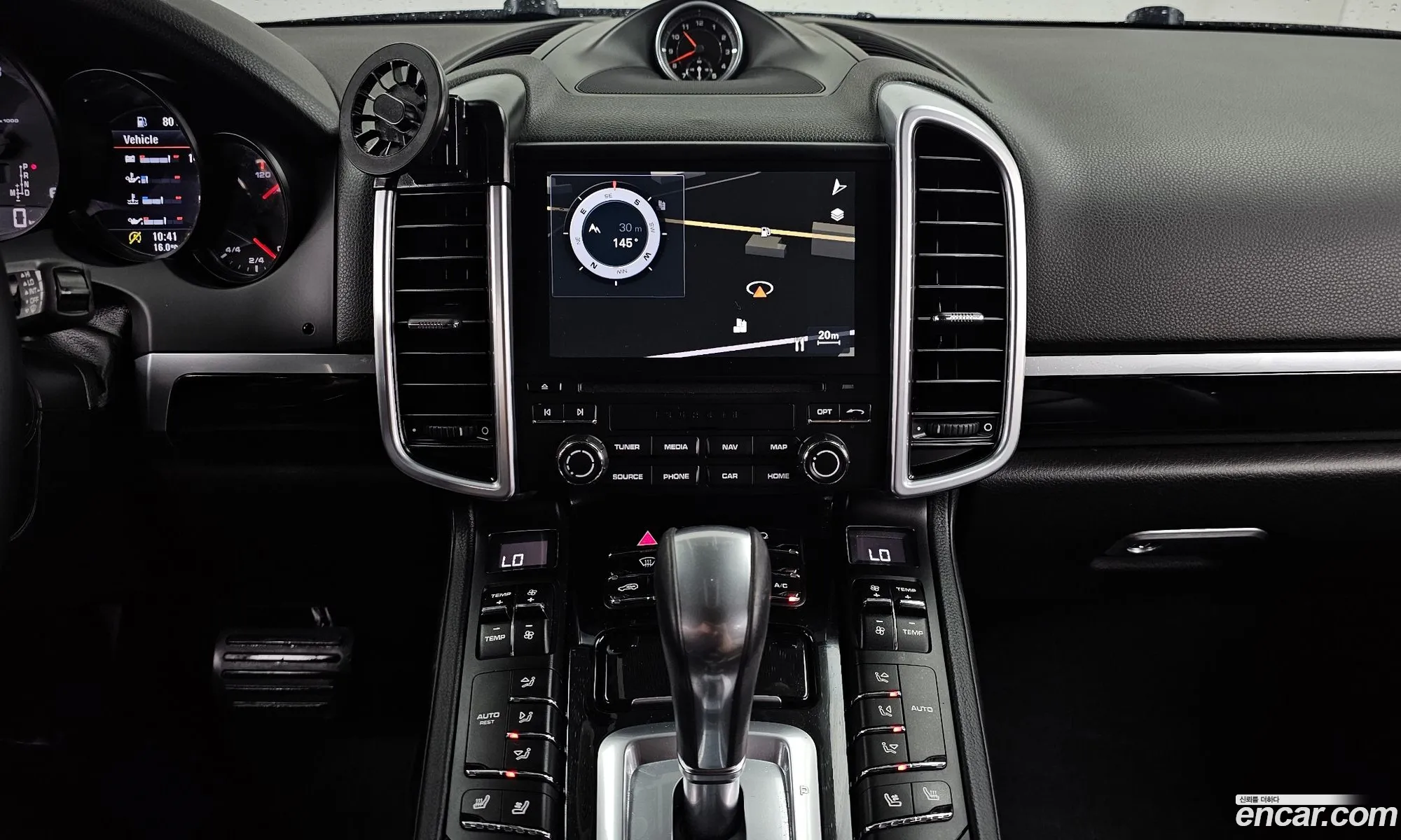 Porsche Cayenne 2017 WP1AF2929HLA31453 — 13