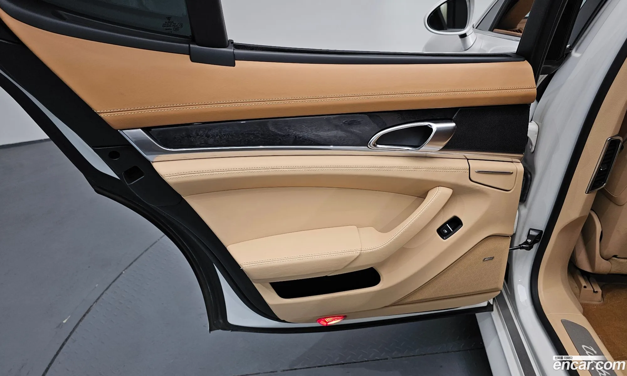 Porsche Panamera 2010 WP0AC2979AL090921 — 2